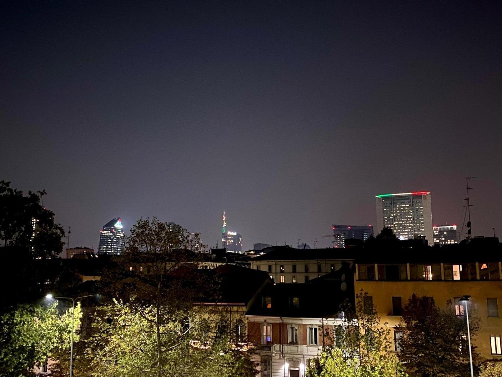 Ampio E Luminoso Bilocale Nel Centro Di Milano Apartment Exterior photo